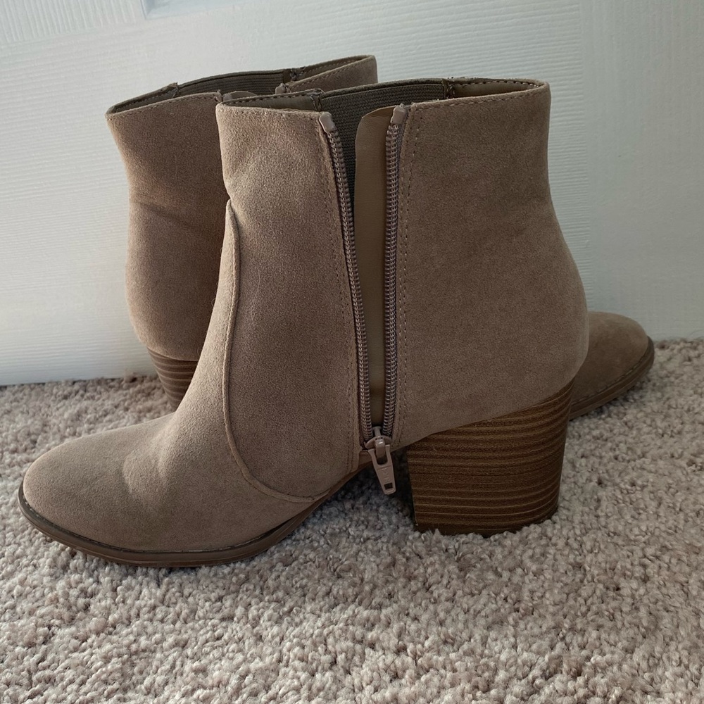 Universal Thread beige booties - Picture 4 of 4